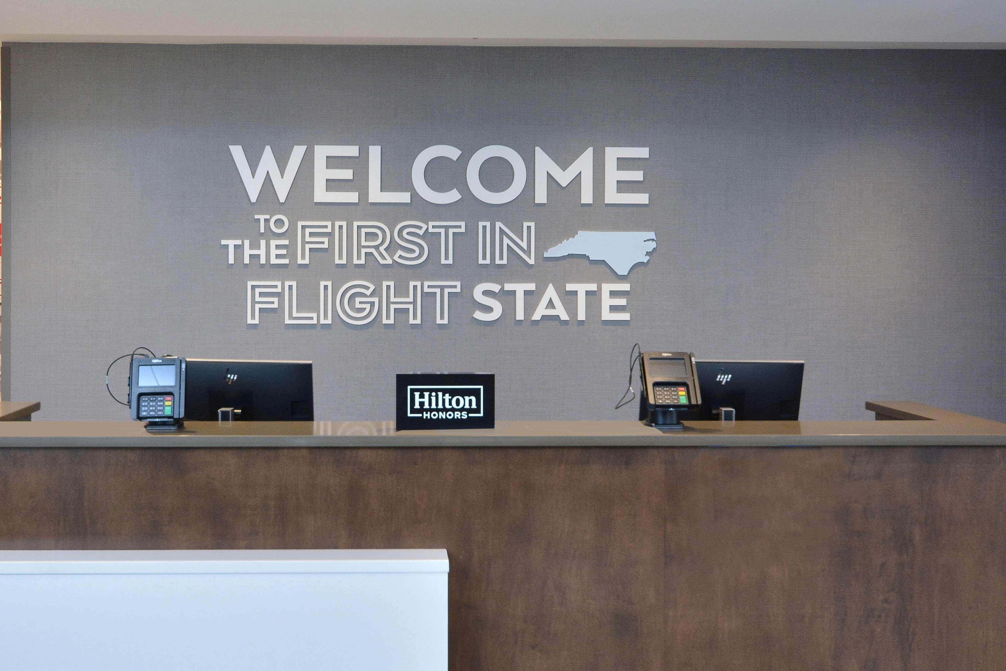 Hampton Inn & Suites Charlotte North I 485 Ngoại thất bức ảnh