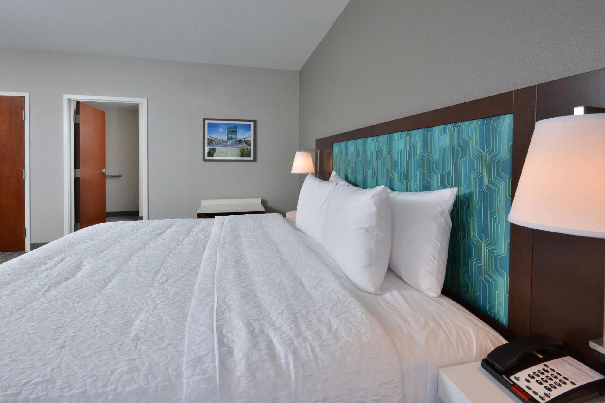 Hampton Inn & Suites Charlotte North I 485 Ngoại thất bức ảnh
