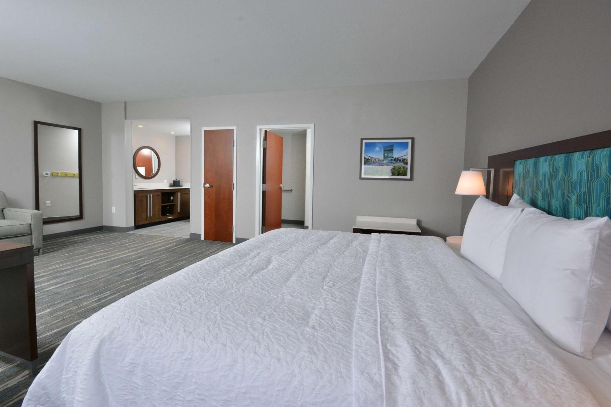Hampton Inn & Suites Charlotte North I 485 Ngoại thất bức ảnh